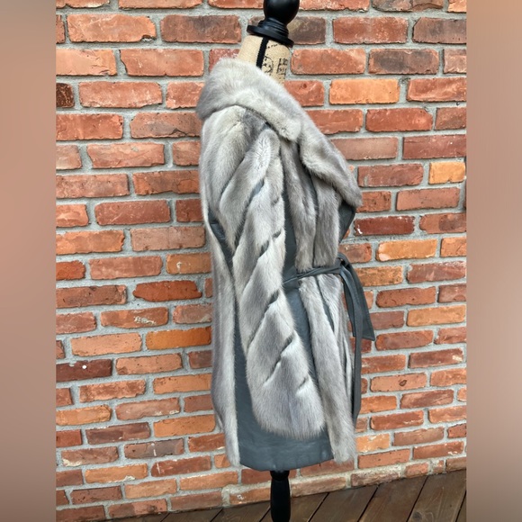 Beautiful Vintage Mink Fur and Gray Leather Belted Jacket 70sVibe - Picture 5 of 16
